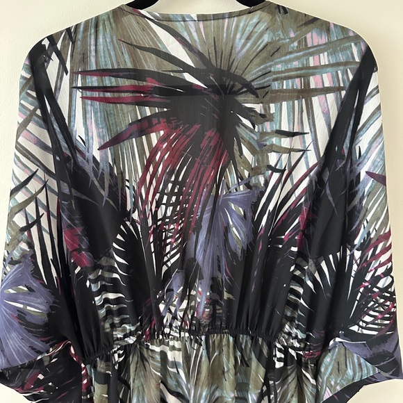 Elegant Black and Gray Women Swim Coverup - Picture 4 of 4